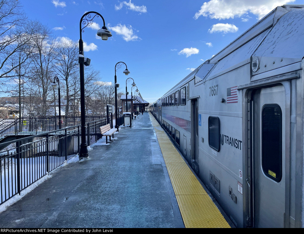 NJT Train # 5517 getting ready to depart Somerville Station 